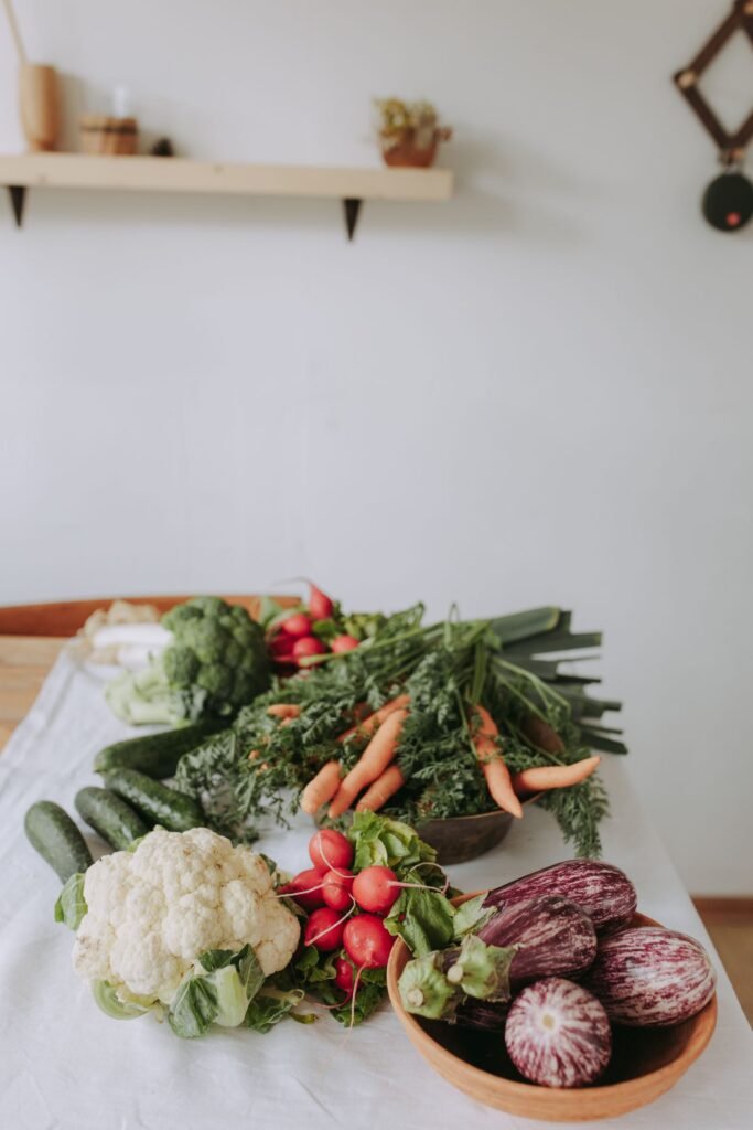 Variedad de verduras frescas, base de una alimentación equilibrada